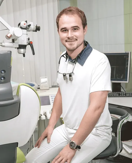 Какой врач делает имплантацию зубов